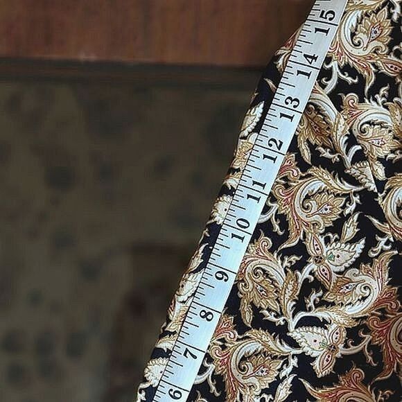 Vtg 90s black and gold paisley half sleeve button-down - Picture 11 of 11